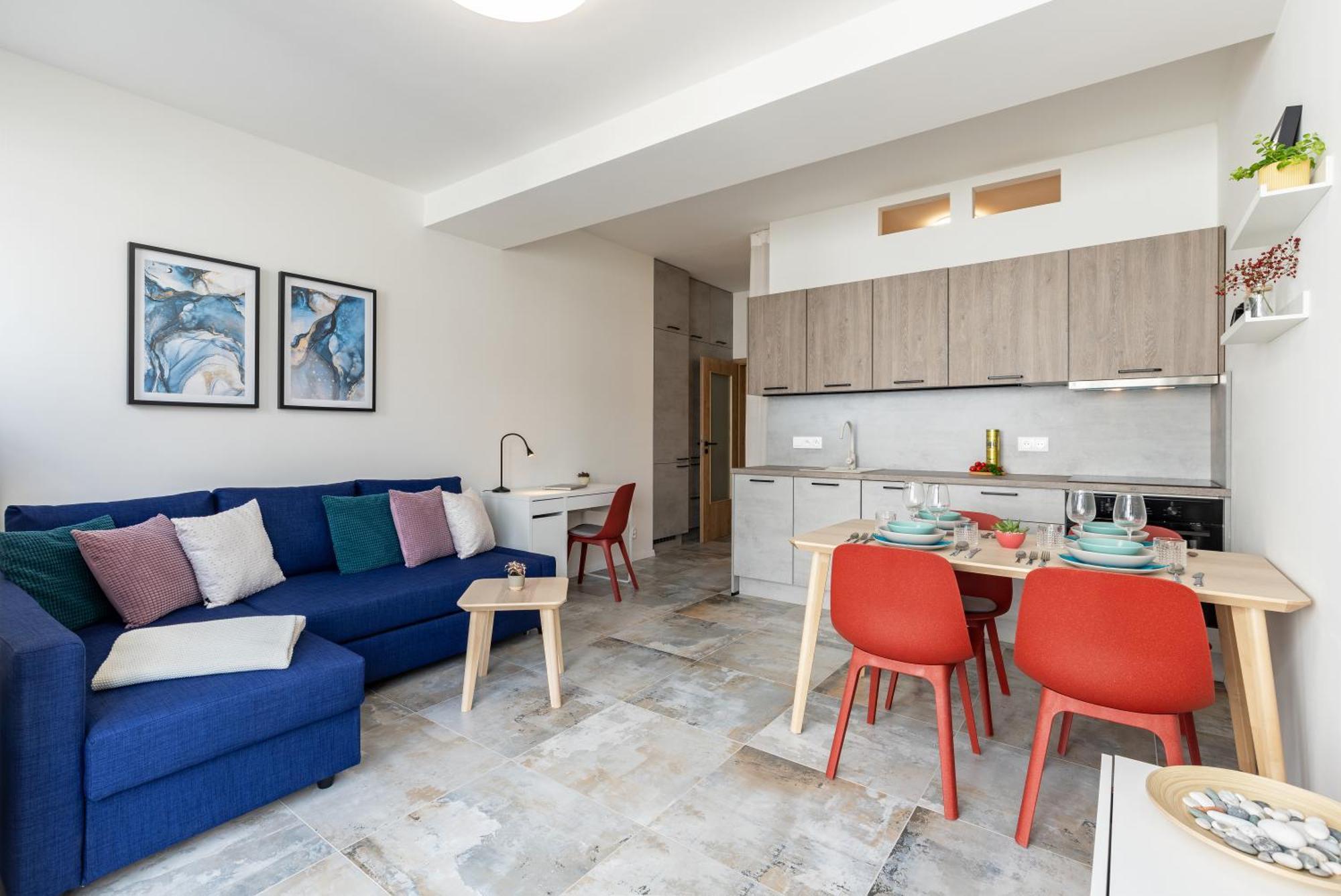 Fully Equipped Apartments With Terraces, Free Garage Parking, Netflix & Ac - By Apartmany Slapanice Cz Экстерьер фото