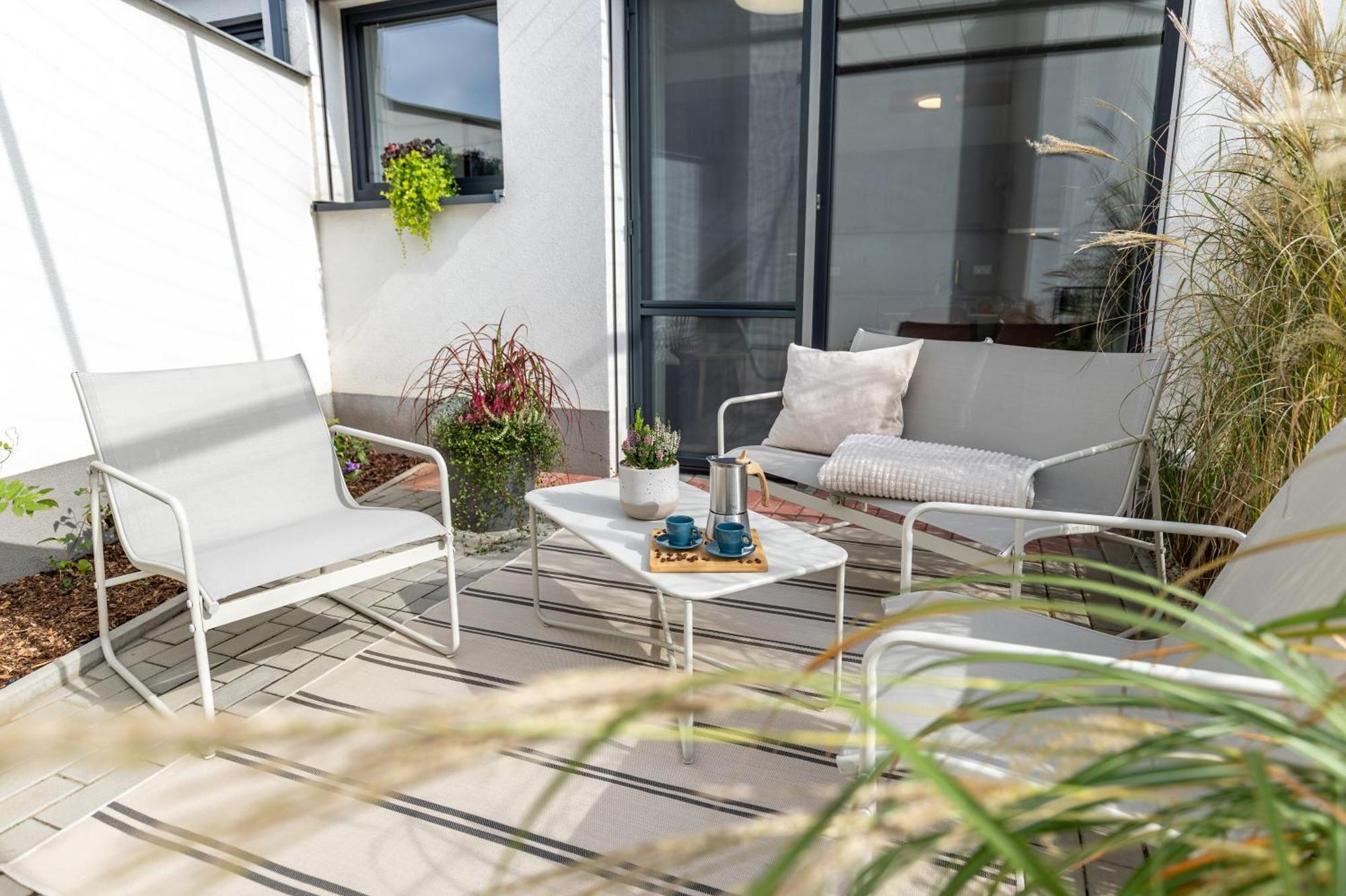 Fully Equipped Apartments With Terraces, Free Garage Parking, Netflix & Ac - By Apartmany Slapanice Cz Экстерьер фото